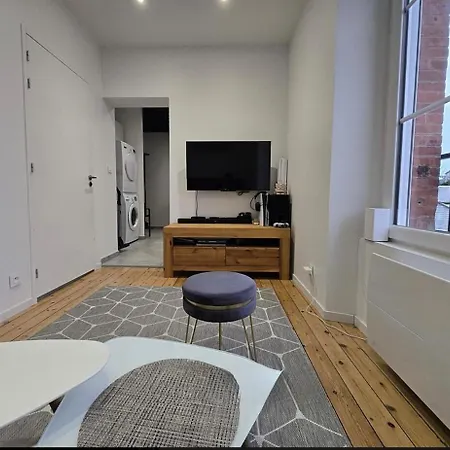 Recent En Bord De Apartment